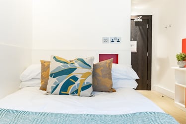 Deluxe En Suite - Image 6